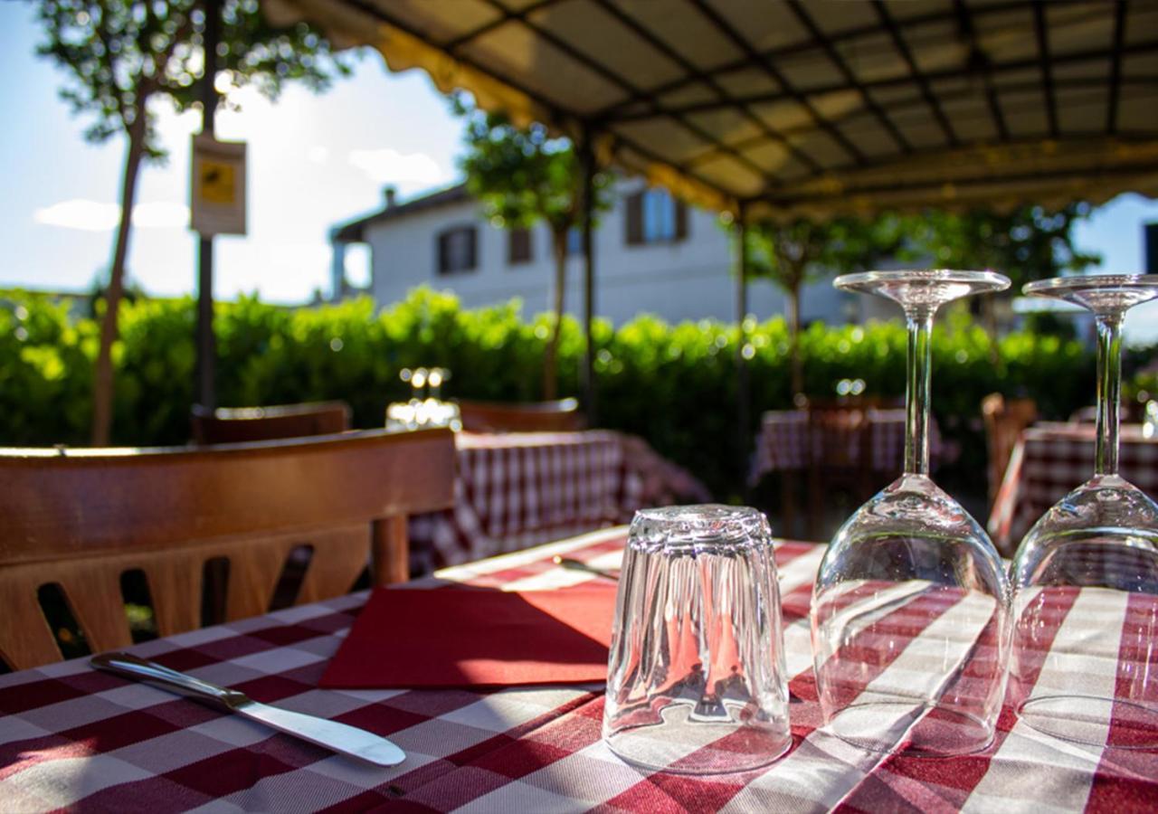 Hotel Trattoria Due Citroni Casalgrasso Exteriér fotografie