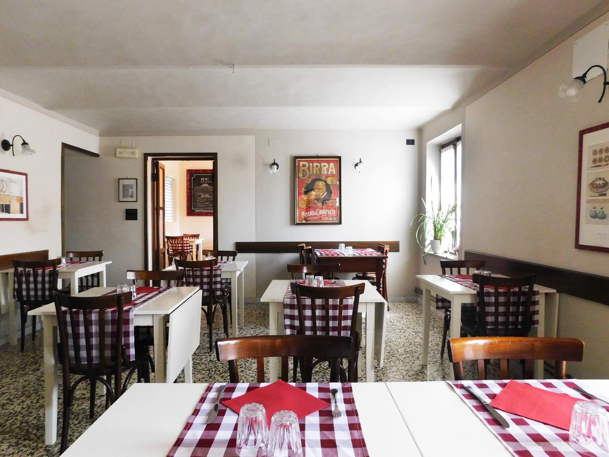 Hotel Trattoria Due Citroni Casalgrasso Exteriér fotografie